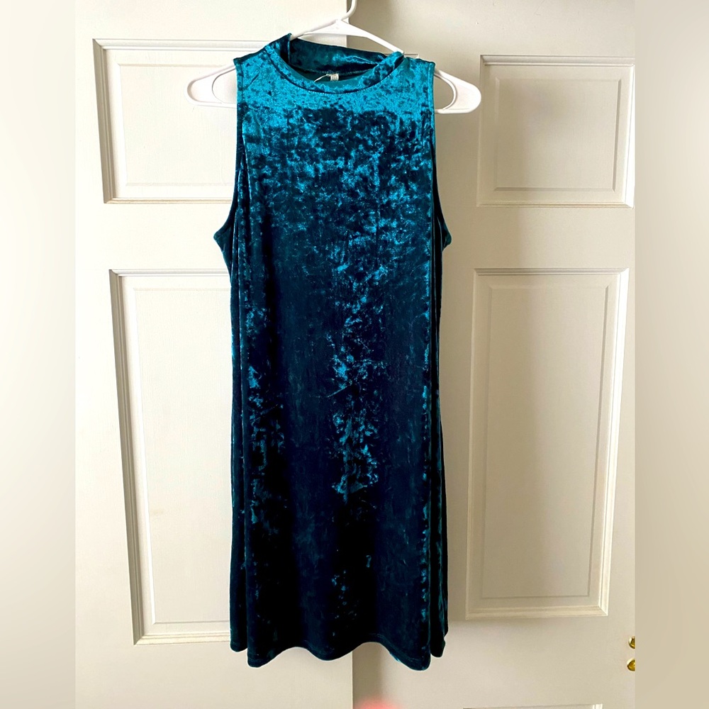 Velvety sleeveless dress